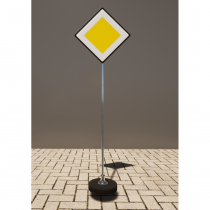 Знак дорожный "Главная дорога" 2.1 типоразмер 40 на стойке с основанием 3кг - «globural.ru» - Казань